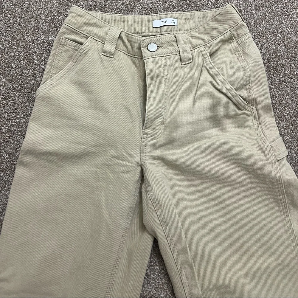 Aritzia cargo pants - Picture 6 of 9